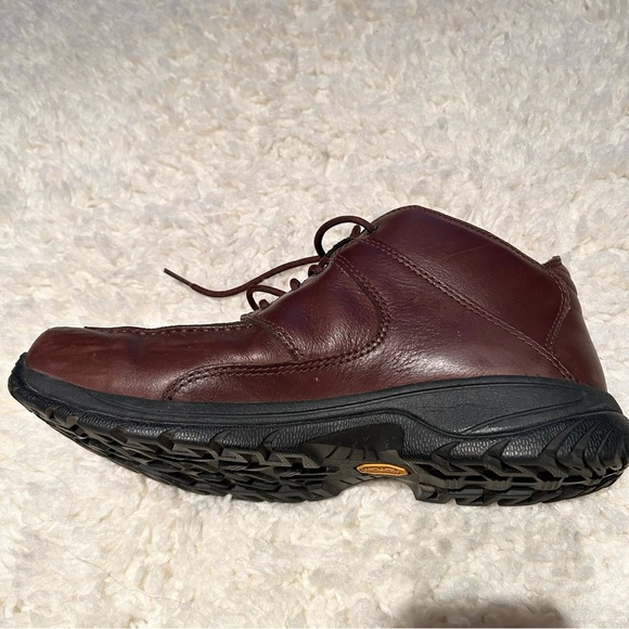 UGG Vibram Leather Lace-Up Chukka Boots Men’s Size 10.5 - Picture 8 of 12